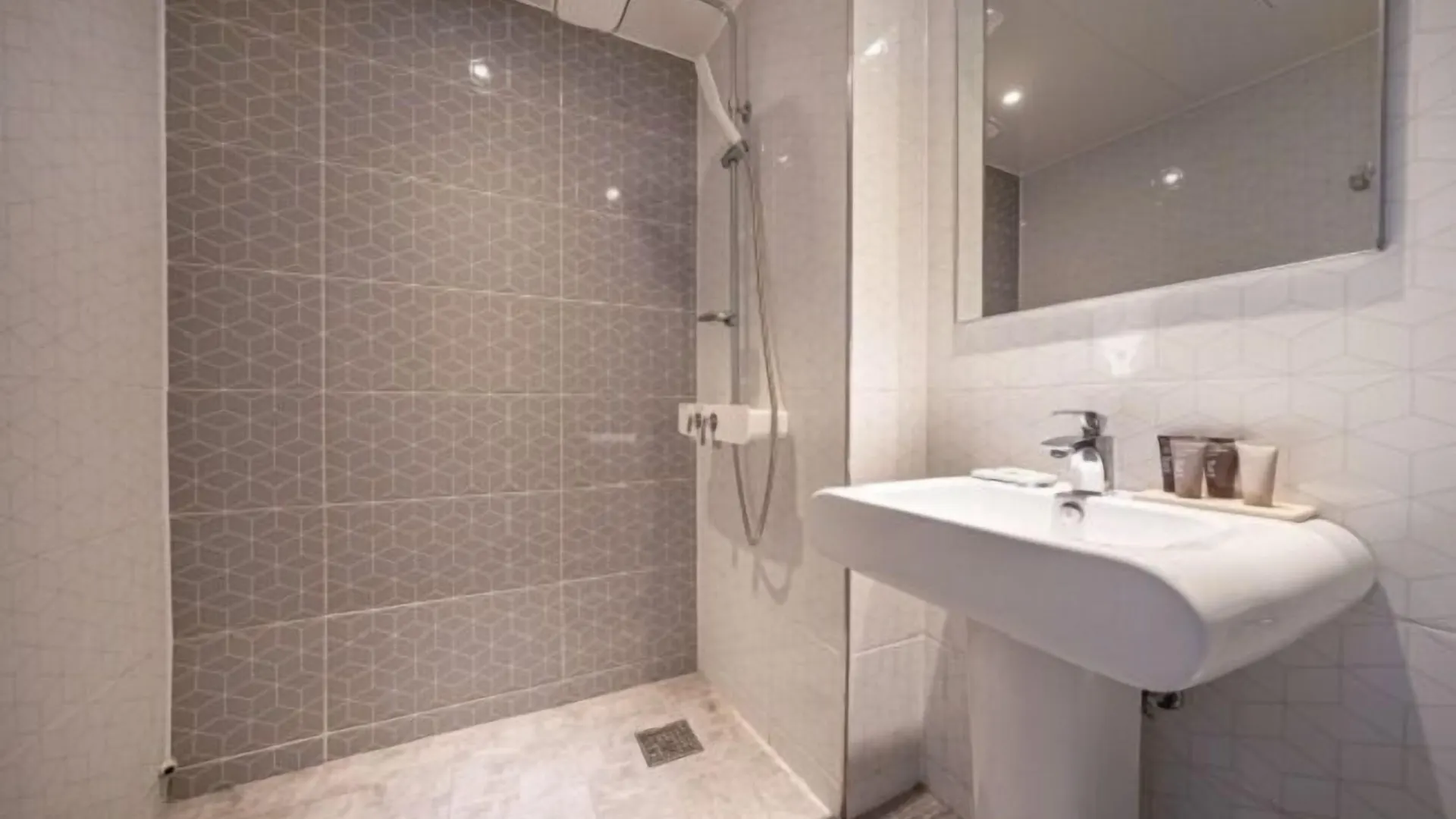 ***  St. 179 Incheon Hotel South Korea